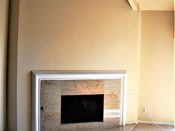 4th image of 1250 Amherst Ave APT 304