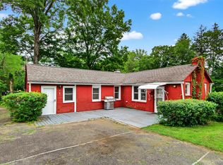 8 Peach Lake Dr, North Salem, NY 10560
