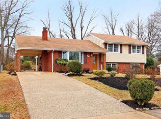 8019 Gosport Ln, Springfield, VA 22151