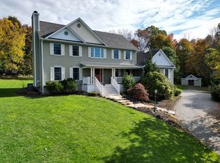 88 High St, Topsfield, MA 01983