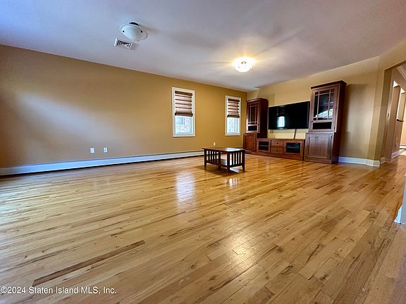 3rd image of 408 Livermore Ave