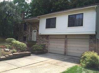 21881 Shadybrook Dr, Novi, MI 48375