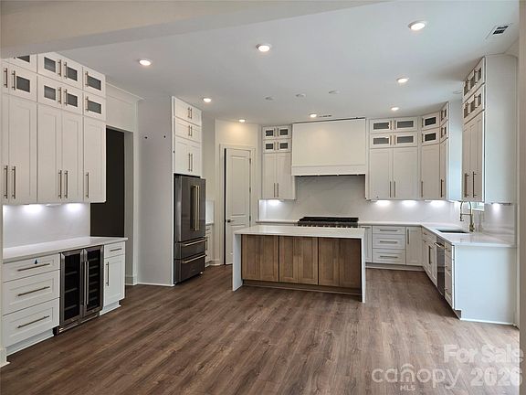 5th image of 332 Point Carpenter Rd