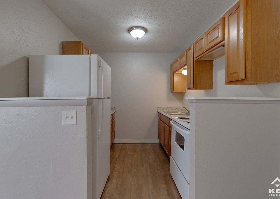 1st image of 1128 S Everett Ave