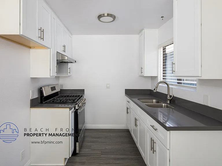1737 Kent St — Photo 10