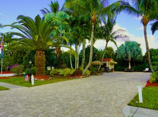 4999 Coach Ln, Naples, FL 34114