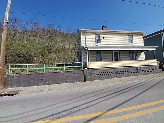 2nd image of 932 Marshall St S