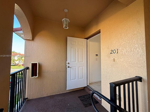 2nd image of 3355 NE Thirteen Circle Dr #201-28
