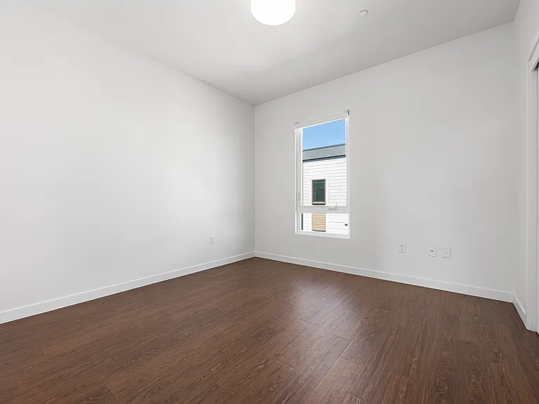 17th Place Townhomes — Photo 18