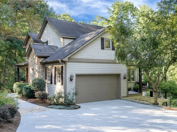 107 Fire Pink Ct, Sunset, SC 29685