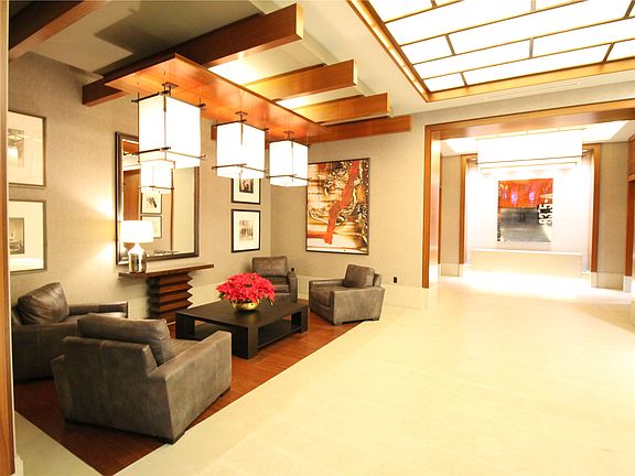 4th image of 10 Astor Ave