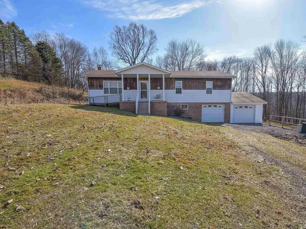 706 Halleck Rd, Fairmont, WV 26554