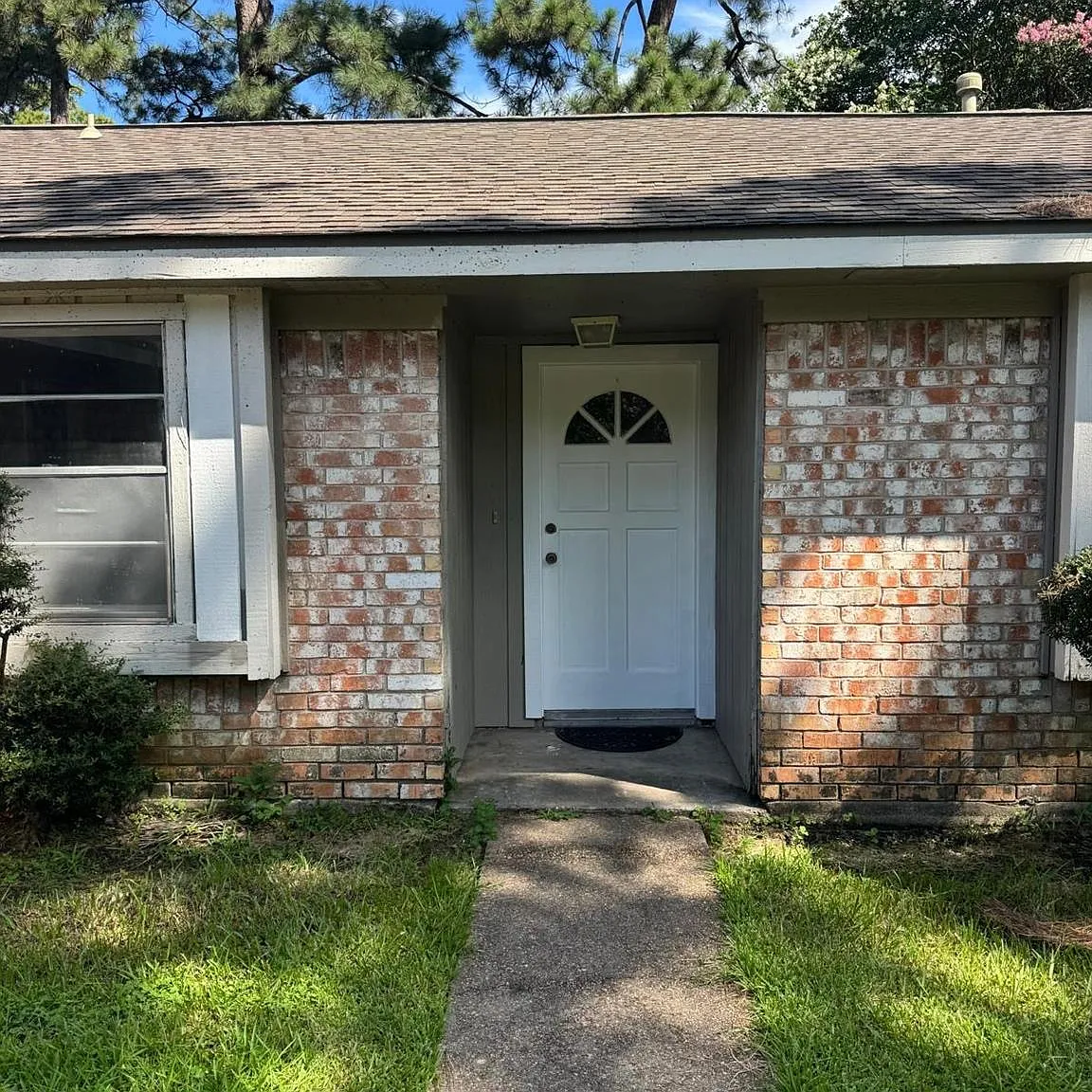 4 bed, 3.0 bath, 1700 sqft, $1,985 — Photo 2
