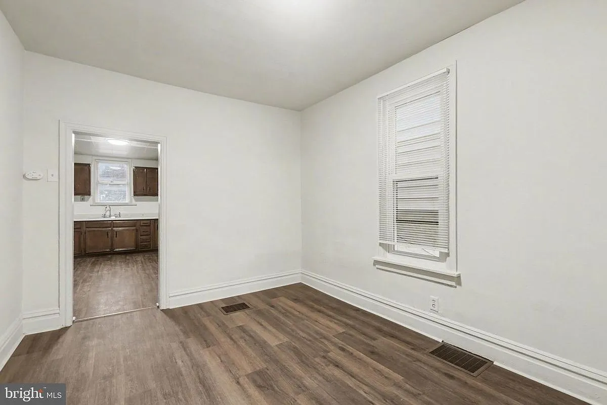 3 bed, 1.0 bath, 1347 sqft, $1,495 — Photo 4
