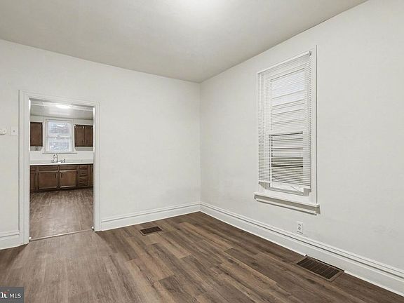 4th image of 335 Poplar St