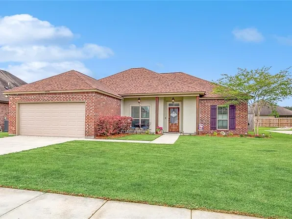 28295 Lake Sabine Dr, Livingston, LA 70754