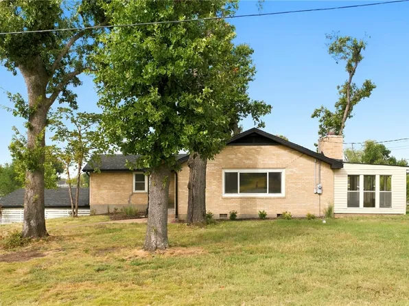 902 N 9th St, Rogers, AR 72756