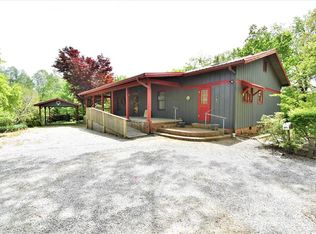 915 Louisiana Ave, Saluda, NC 28773