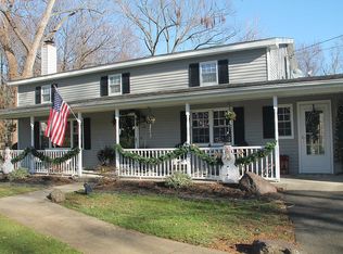 40 Pynchon Rd, South Hadley, MA 01075