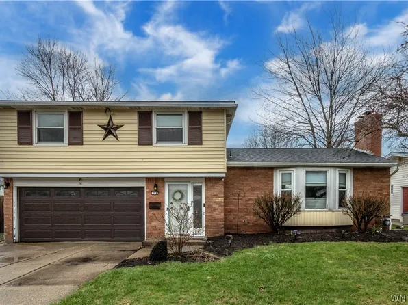 299 Clearfield Dr, Williamsville, NY 14221