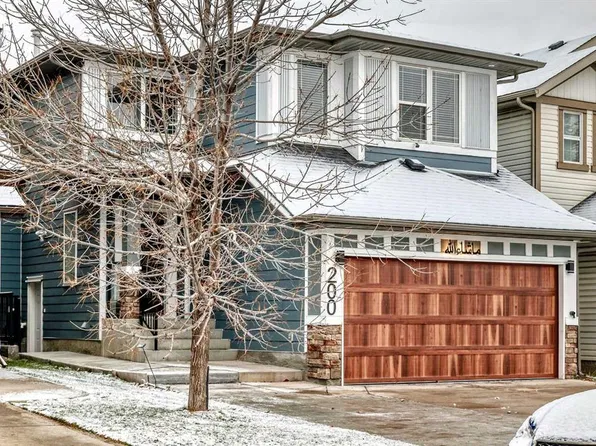 200 S Panora Close NW, Calgary, AB T3K 0K9