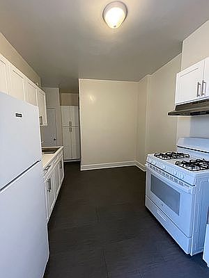 2nd image of 2541 44th St #24