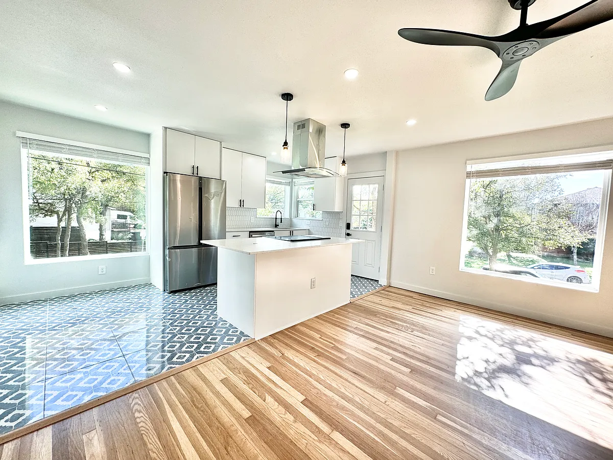 Building Photo - 3300 Tom Green St #1