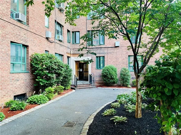 5 Metropolitan Oval #5E, Bronx, NY 10462