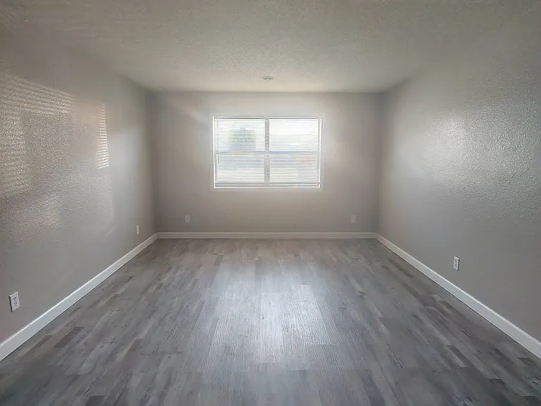 608 Compton Ave #4 — Photo 3
