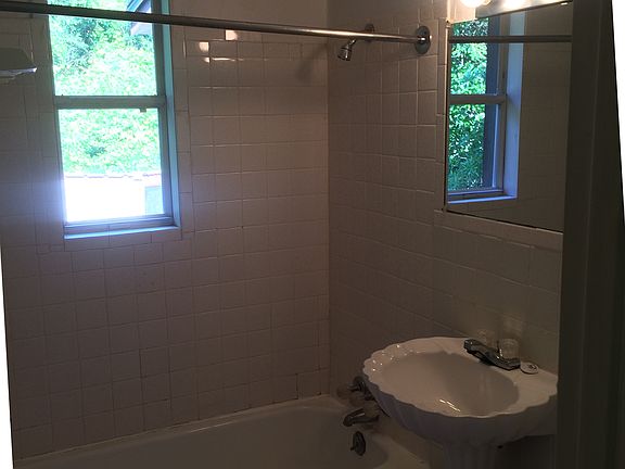 3rd image of 2308 W Washington