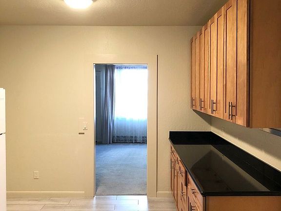 5th image of 1011 Anza St