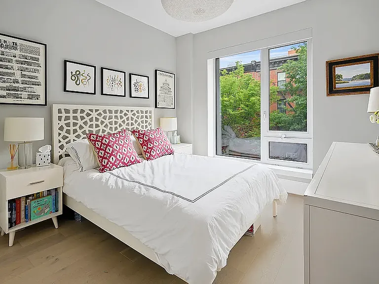 610 Warren St #6D — Photo 4