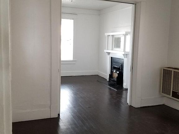 4th image of 1216 W Yandell Dr