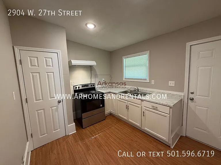 2904 W 27th St — Photo 5