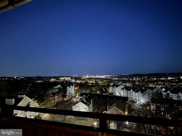 250 S Reynolds St APT 810, Alexandria, VA 22304