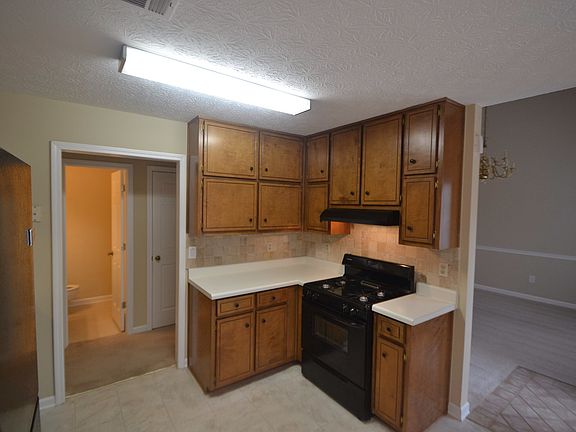 5th image of 310 Weatherly Dr