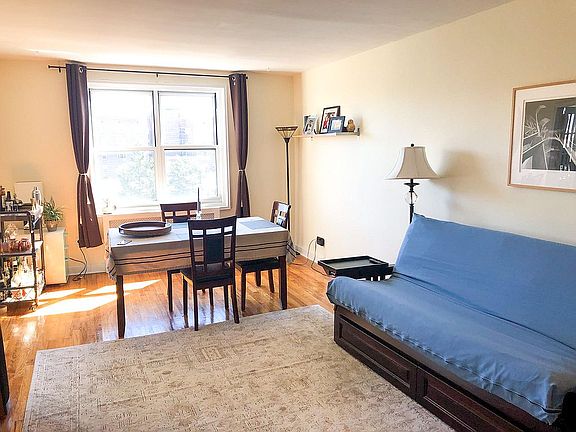Dining area/living room