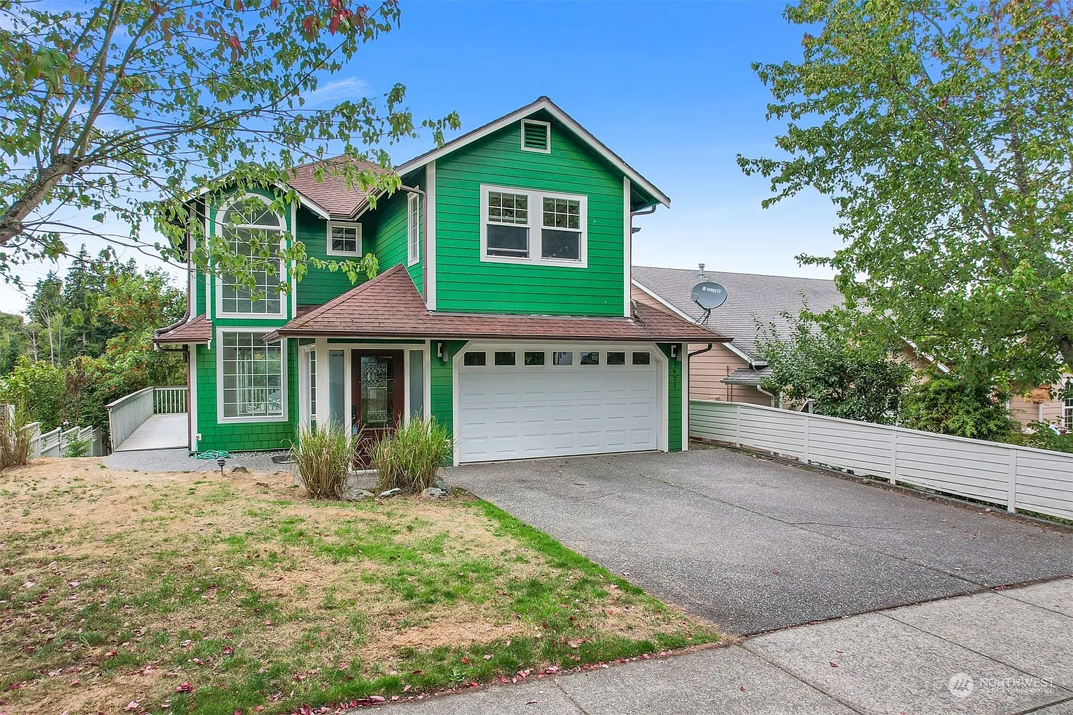1421 Sweetbay Drive photo 1