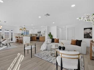 3939 Meadowglen Dr, Las Vegas, NV 89121
