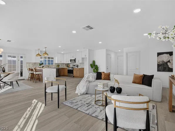3939 Meadowglen Dr, Las Vegas, NV 89121