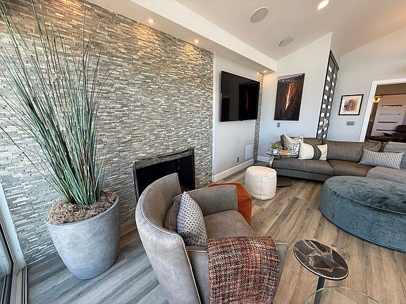 Great Room Fireplace/Living Area