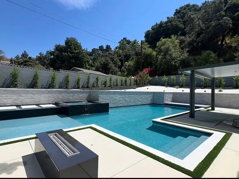 2333 Bella Colina — Photo 1
