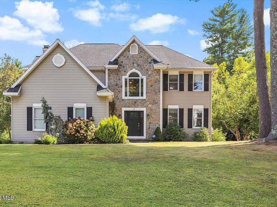 1st image of 7 Seneca Court