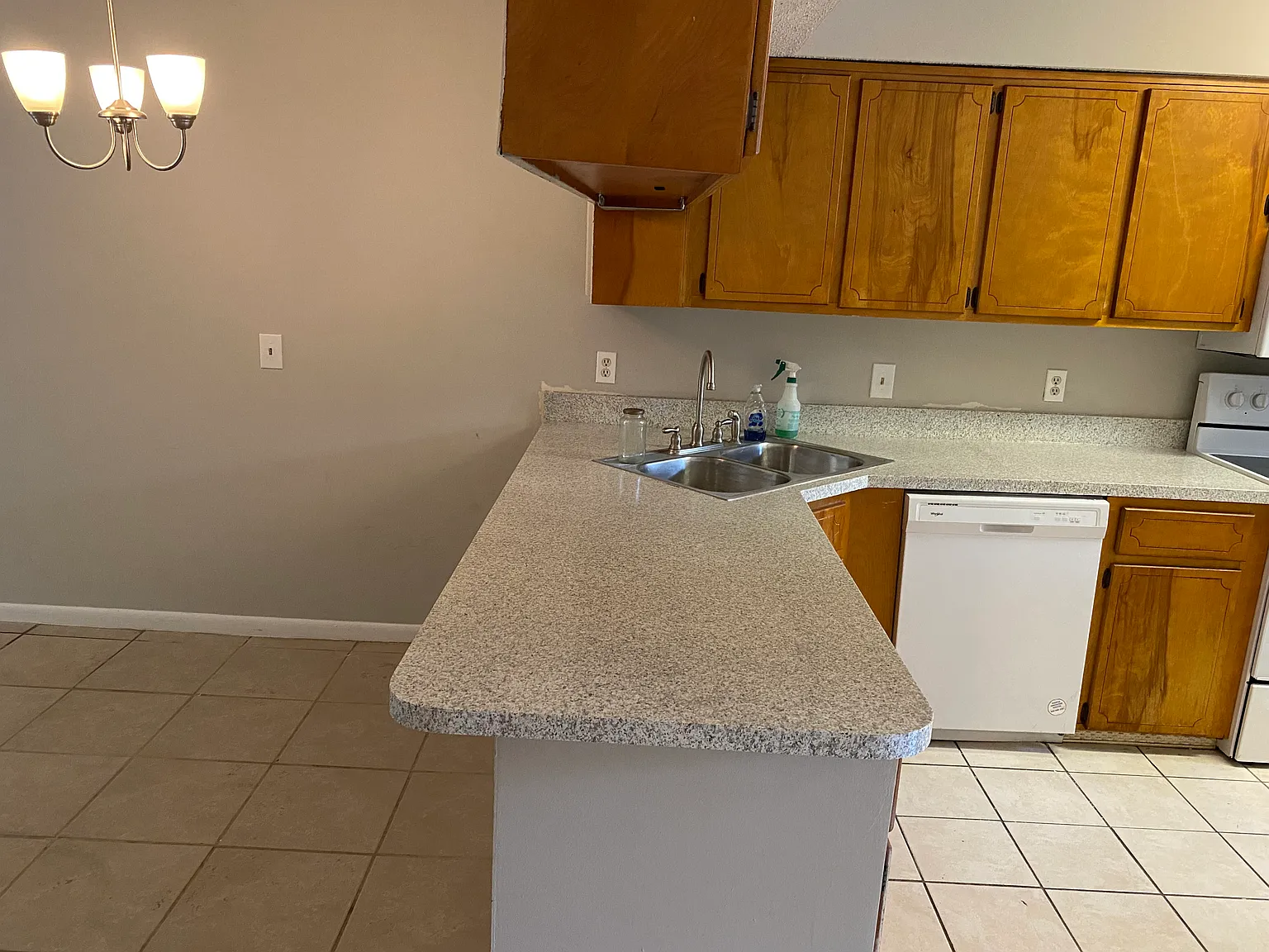2 bed, 2.5 bath, 1312 sqft, $1,475 — Photo 2