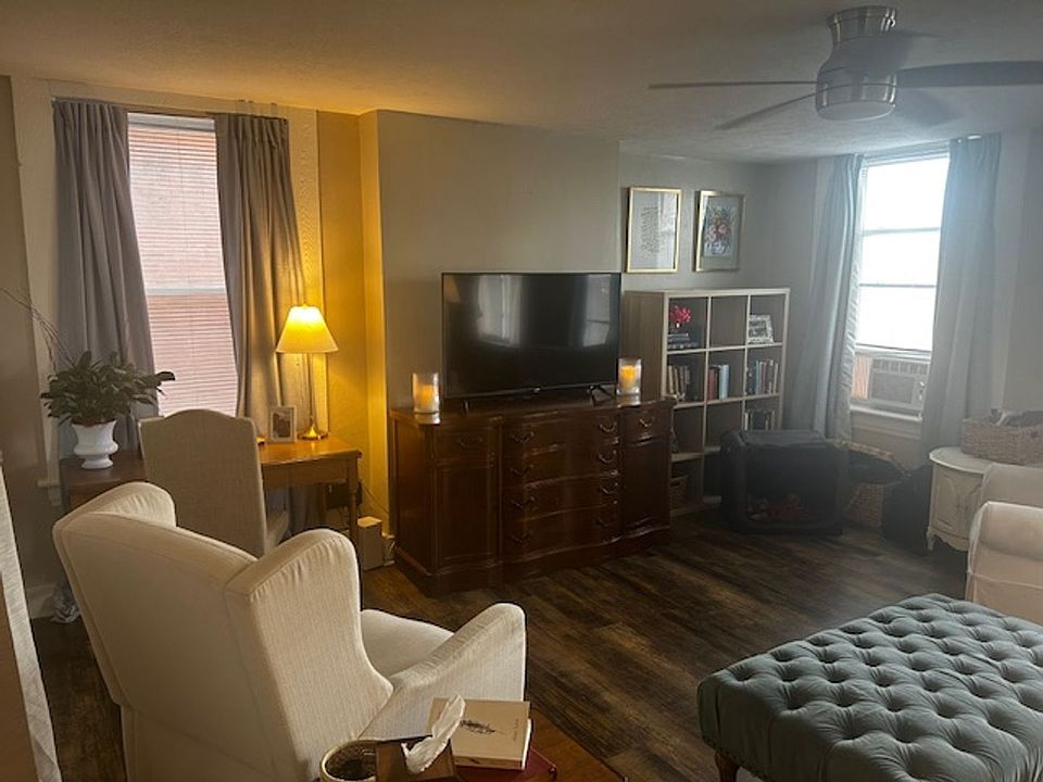 1st image of 236 S Negley Ave APT 4