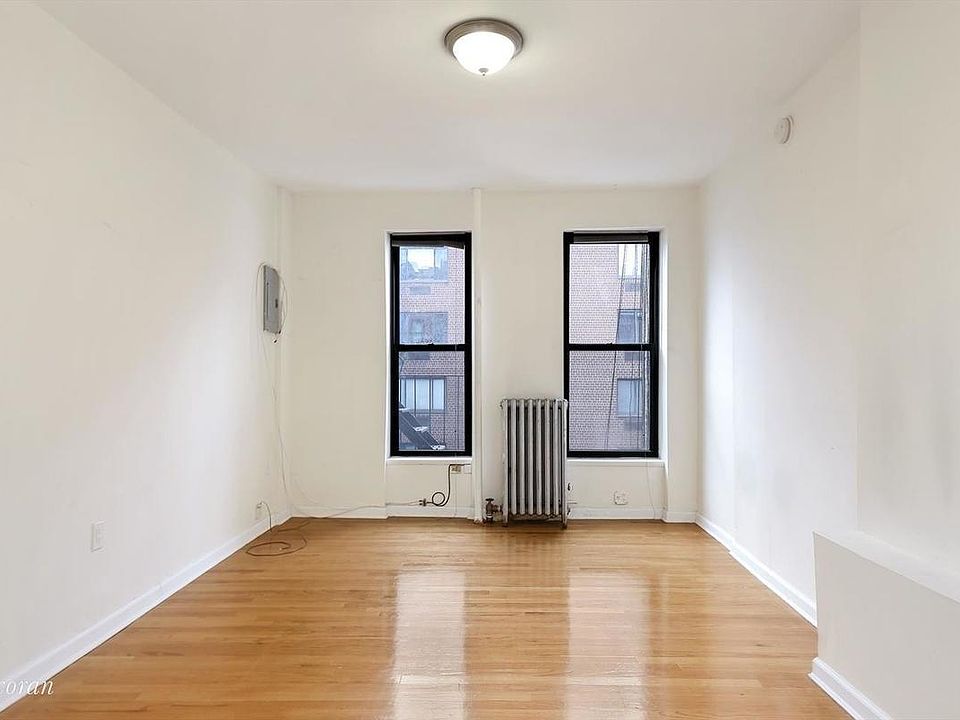 2nd image of 446 W 46th St APT 10
