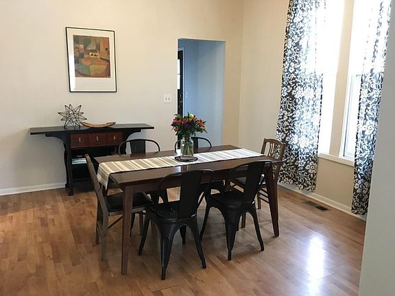 3rd image of 2112 22nd Ave S APT 1