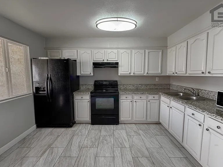 4759 W Marlette Ave — Photo 15