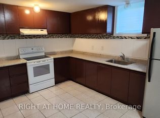 990 Midland Ave #1, Toronto, ON M1K4G6