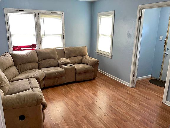 4th image of 1204 N Day Ave
